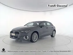 Grigio manhattan metallizzato Usata 2024 Audi A3 Sportback Advanced Tre volumi | 28.900 € (Super prezzo)