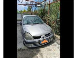 Argento Usata 2005 Renault Clio II Authentique Tre volumi | 1000 € (Super prezzo)