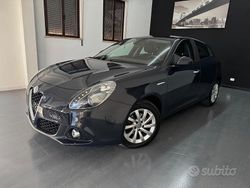 Grigio Usata 2017 Alfa Romeo Giulietta Tre volumi | 7990 € (Buon prezzo)