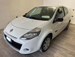 Bianco Usata 2011 Renault Clio II Luxe Tre volumi | 3890 € (Buon prezzo)