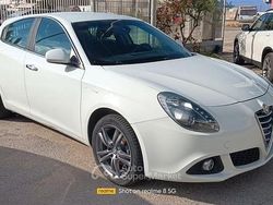 Bianco Usata 2016 Alfa Romeo Giulietta Distinctive Tre volumi | 7900 € (Buon prezzo)