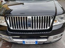 Nero Usata 2006 Lincoln Continental SUV | 28.500 €