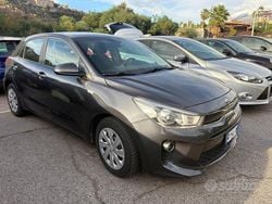 Nero Usata 2018 Kia Rio Active Tre volumi | 9800 € (Buon prezzo)