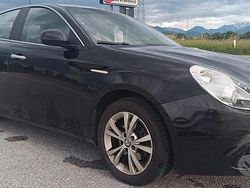 Nero Usata 2011 Alfa Romeo Giulietta Tre volumi | 4900 € (Ottimo prezzo)