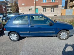 Blu Usata 1995 Renault Clio Due volumi | 700 €