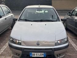 Usata 2001 Fiat Punto Tre volumi | 700 € (Super prezzo)