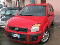 Rosso Usata 2007 Ford Fusion Tre volumi | 4000 € (Cara)