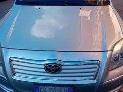 Marrone Usata 2004 Toyota Avensis Tre volumi | 3500 € (Buon prezzo)