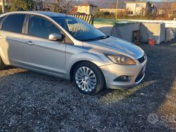 Grigio Usata 2008 Ford Focus Tre volumi | 2500 € (Buon prezzo)