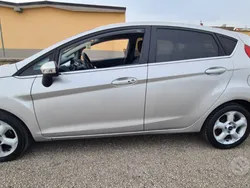 Usata 2011 Ford Fiesta Titanium Due volumi | 4500 € (Buon prezzo)
