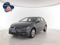 Smoky grey metallizzato Usata 2024 VW Polo Style Tre volumi | 18.000 € (Ottimo prezzo)