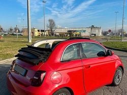 Rosso Usata 2021 Fiat 500e Red Cabrio | 14.990 € (Buon prezzo)