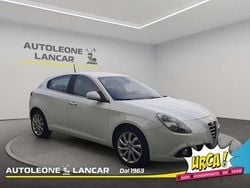 Bianco Usata 2015 Alfa Romeo Giulietta Distinctive Tre volumi | 7180 € (Ottimo prezzo)