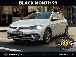 Reflex silver metallizzato Nuova 2025 VW Polo Style Tre volumi | 25.000 € (Buon prezzo)