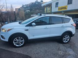 Bianco Usata 2016 Ford Kuga Titanium SUV | 9999 € (Buon prezzo)