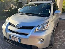 Argento Usata 2011 Toyota Urban Cruiser Sol SUV | 9500 € (Cara)