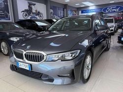 Skycraper grey Usata 2020 BMW 318 Advantage Station wagon | 20.900 € (Buon prezzo)