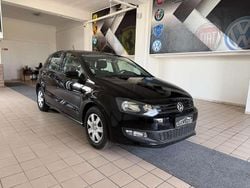 Nero Usata 2014 VW Polo Comfortline Tre volumi | 7990 € (Buon prezzo)