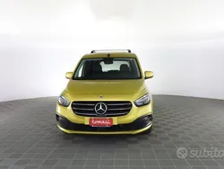 Giallo limonite Usata 2023 Mercedes 180 Premium Tre volumi | 27.400 € (Super prezzo)