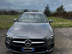 Grigio Usata 2018 Mercedes A180 Tre volumi | 25.000 €