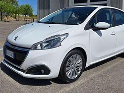 Bianco Usata 2019 Peugeot 208 Active Due volumi | 8500 € (Buon prezzo)