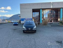 Nero Usata 2010 Peugeot 807 Monovolume | 4950 € (Molto cara)