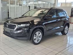 Nero tulipano perlato Nuova 2025 Skoda Karoq Executive SUV | 30.300 € (Super prezzo)