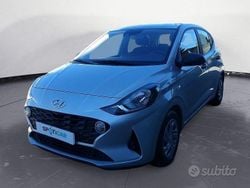 Grigio Usata 2023 Hyundai i10 Due volumi | 11.900 € (Buon prezzo)
