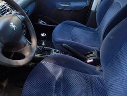 Usata 2004 Peugeot 206 Tre volumi | 500 € (Buon prezzo)