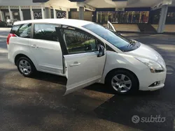Usata 2013 Peugeot 5008 Monovolume | 6900 € (Buon prezzo)