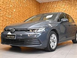 Grigio Usata 2023 VW Golf Style Tre volumi | 22.900 € (Buon prezzo)