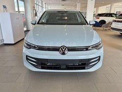 Azzurro Nuova 2026 VW Golf Life Tre volumi | 35.400 € (Buon prezzo)