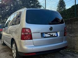 Grigio Usata 2010 VW Touran Monovolume | 4700 € (Ottimo prezzo)