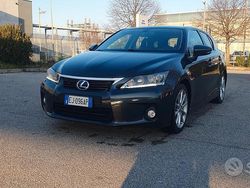 Usata 2011 Lexus CT200h Tre volumi | 6500 € (Buon prezzo)