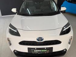 Bianco Usata 2023 Toyota Yaris Hybrid Lounge Station wagon | 21.999 € (Buon prezzo)