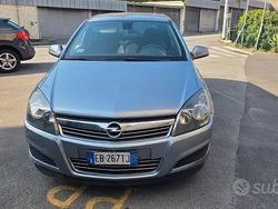 Grigio Usata 2010 Opel Astra Edition Station wagon | 1900 € (Super prezzo)