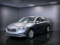 Grigio Usata 2023 Skoda Octavia Executive Station wagon | 20.800 € (Buon prezzo)