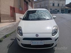 Bianco Usata 2014 Fiat Punto Lounge Due volumi | 5500 € (Buon prezzo)