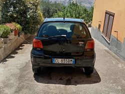Nero Usata 2004 Toyota Yaris Tre volumi | 500 € (Super prezzo)