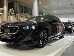 Nero Nuova 2024 BMW i5 Comfort Edition Tre volumi | 93.500 € (Super prezzo)