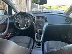 Grigio Usata 2011 Opel Astra Station wagon | 4000 € (Buon prezzo)