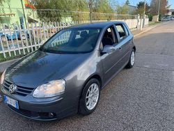 Argento Usata 2007 VW Golf V Tre volumi | 2900 € (Buon prezzo)