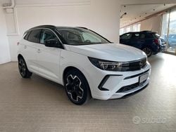 Bianco tetto nero Usata 2024 Opel Grandland X Ultimate SUV | 22.900 € (Buon prezzo)