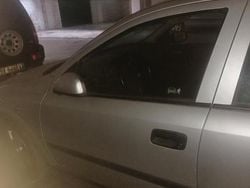 Grigio Usata 2002 Opel Astra Tre volumi | 1500 € (Buon prezzo)