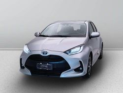 Grigio Usata 2022 Toyota Yaris Hybrid Trend Tre volumi | 17.800 € (Buon prezzo)
