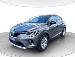 Grigio metall. Usata 2022 Renault Captur Intens SUV | 17.950 € (Buon prezzo)