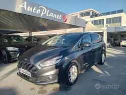 Grigio Usata 2017 Ford S-MAX Vignale Monovolume | 17.500 € (Buon prezzo)