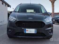 Grigio Usata 2019 Ford Tourneo Courier Sport Monovolume | 11.500 € (Buon prezzo)