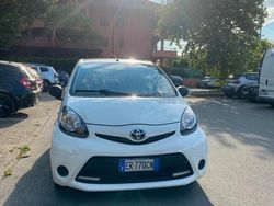 Usata 2013 Toyota Aygo Connect Style Due volumi | 5250 € (Cara)