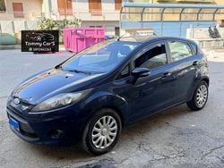 Blu Usata 2010 Ford Fiesta Tre volumi | 2499 € (Ottimo prezzo)